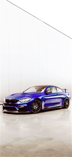 خلفية  سيارة BMW زرقاء اللون  للجوال